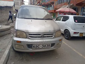 Toyota Noah 2003 Silver