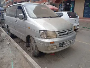 Toyota Noah 2003 Silver