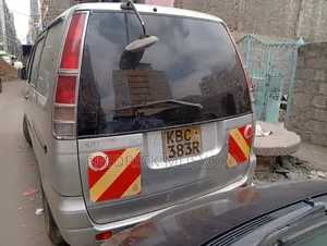 Toyota Noah 2003 Silver