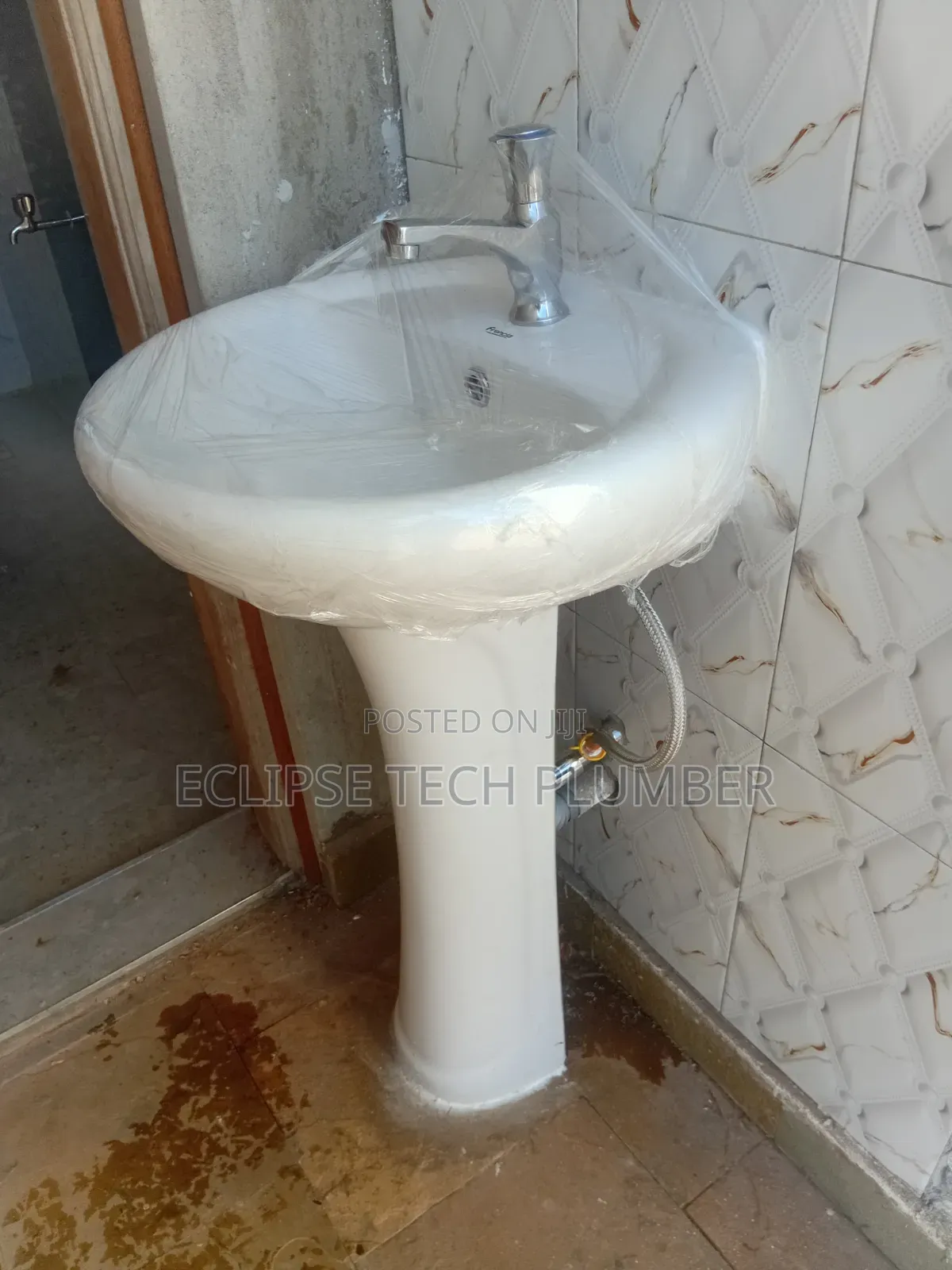 Plumber Sanitaries Installation