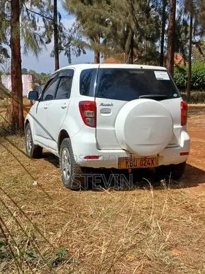 Toyota Rush 2009 White