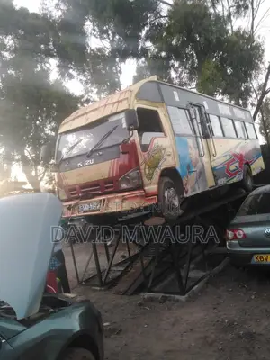 Isuzu NQR 2014 Brown