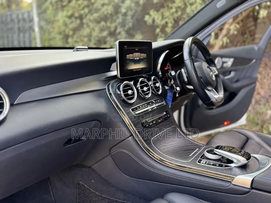 Mercedes-Benz GLC-Class 2019 White