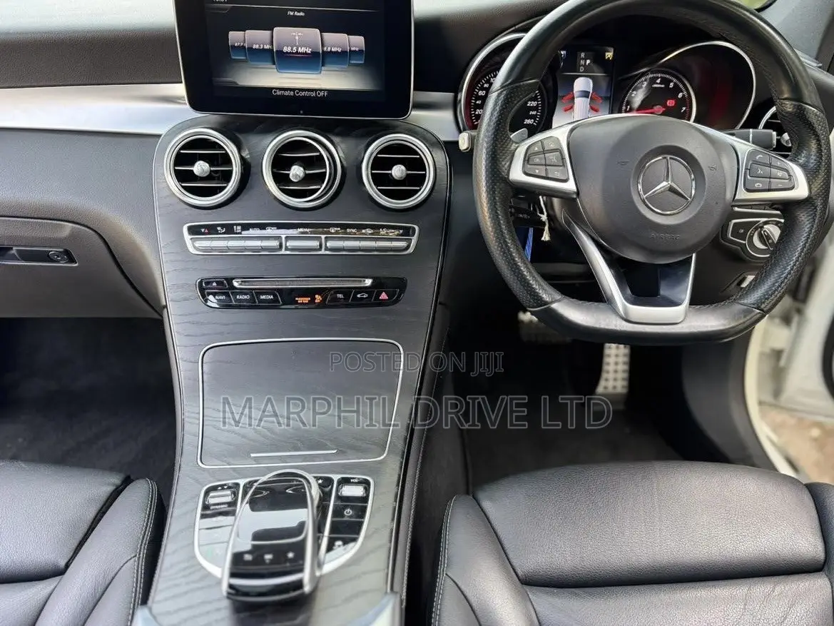 Mercedes-Benz GLC-Class 2019 White