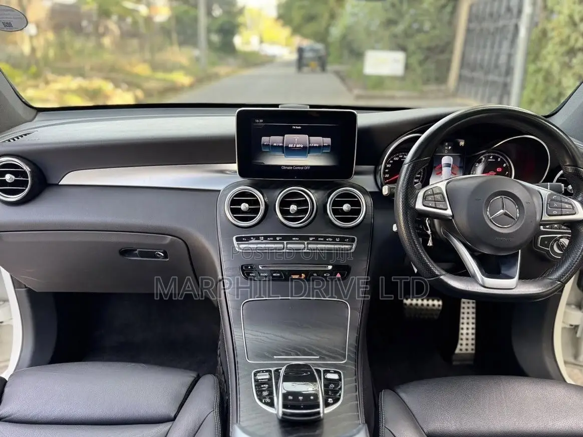 Mercedes-Benz GLC-Class 2019 White