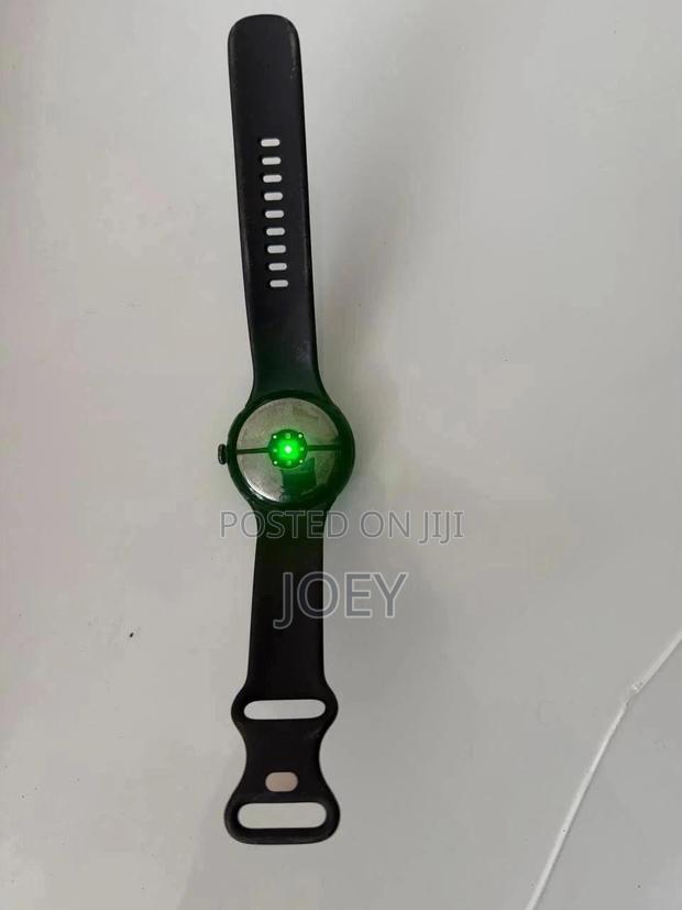 Google Pixel Watch 5 Brand NEW - thumbnail 2