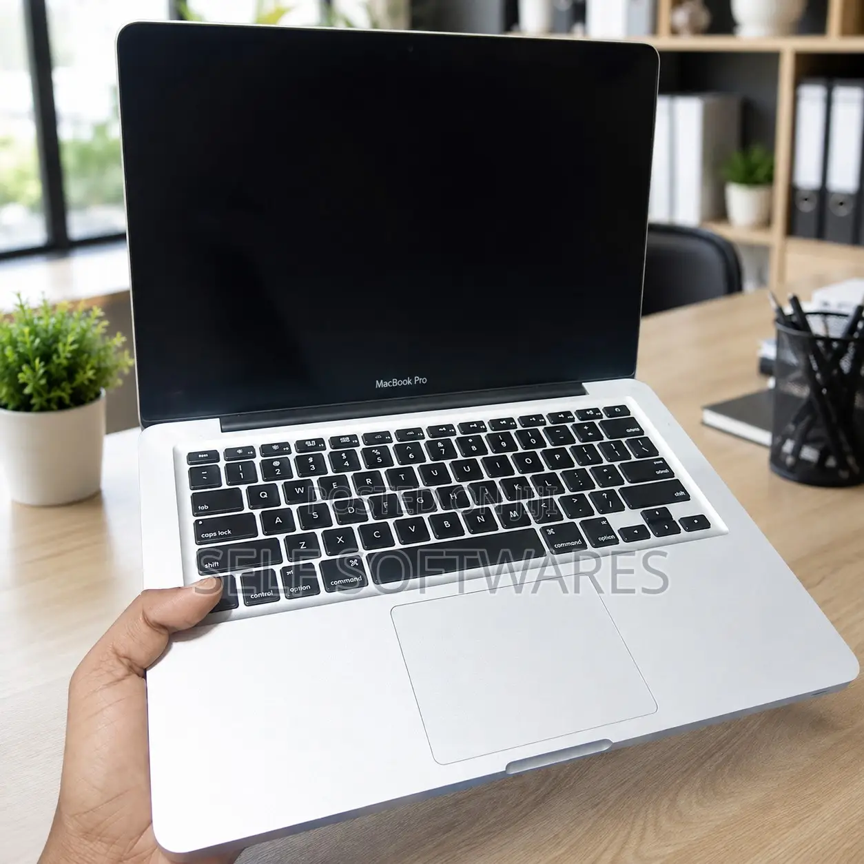 Laptop Apple MacBook Pro 8GB Intel Core i7 SSD 256GB