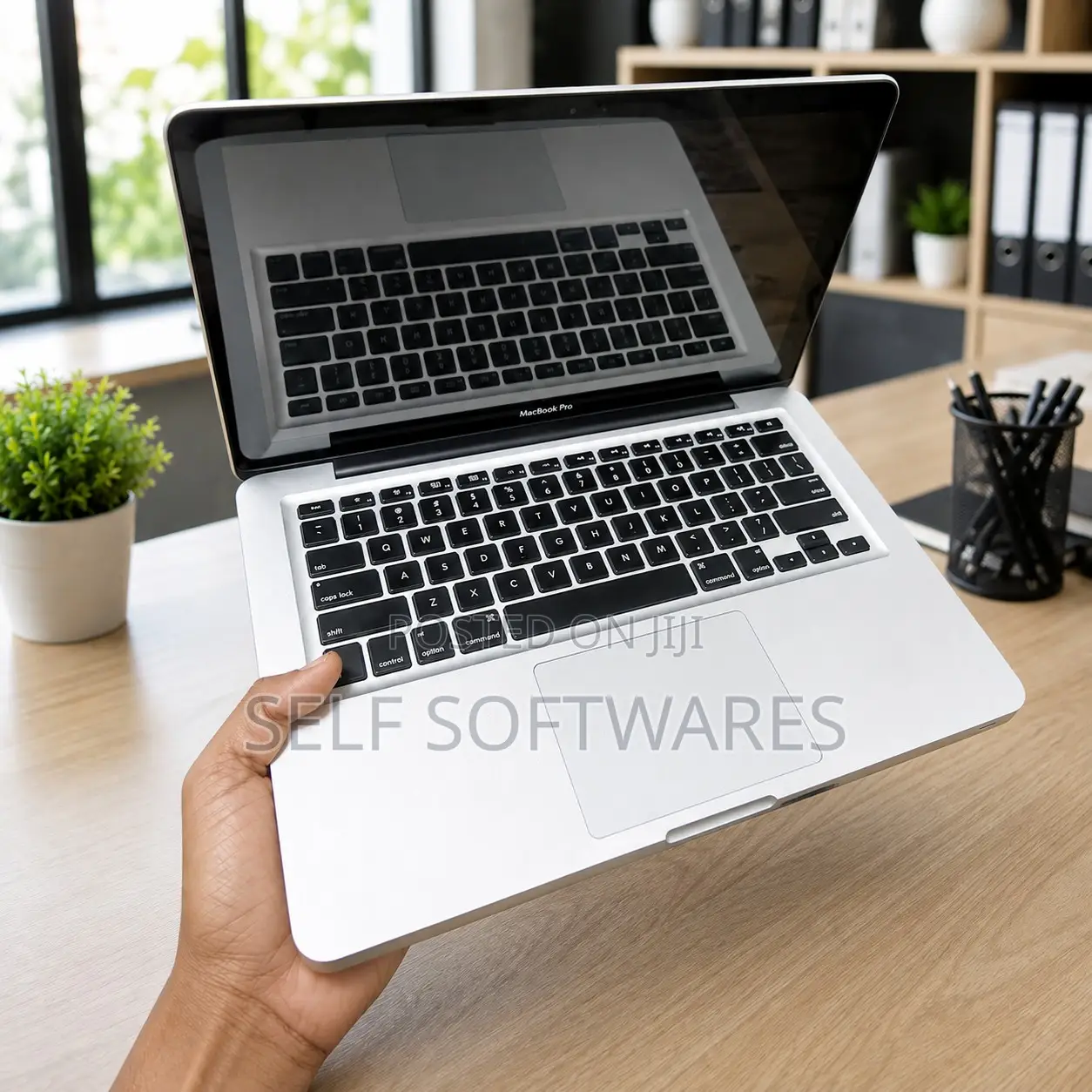 Laptop Apple MacBook Pro 8GB Intel Core i7 SSD 256GB