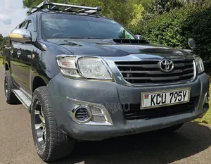 Toyota Hilux 2013