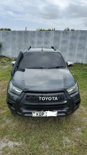 Toyota Hilux SR5 4x4 2018 Gray