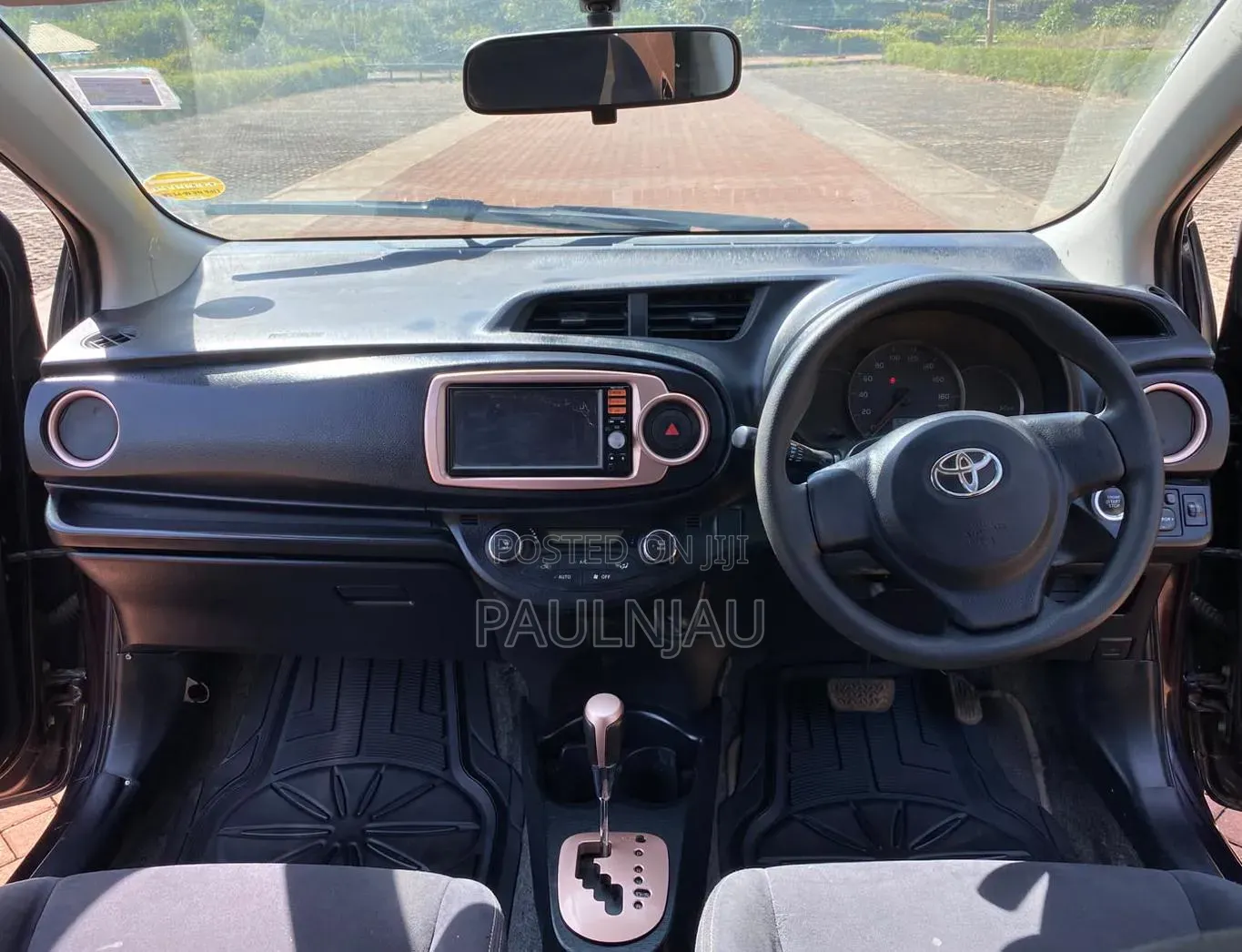 Toyota Vitz 2013