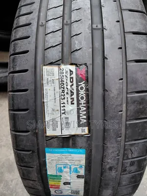 285/40zr23 Yokohama Advan Sport V107