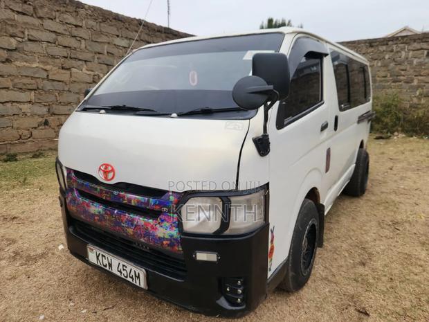 Toyota HiAce 2014 White - thumbnail 2