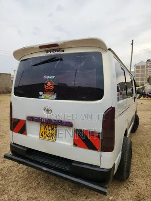 Toyota HiAce 2014 White