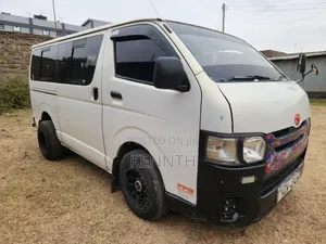 Toyota HiAce 2014 White