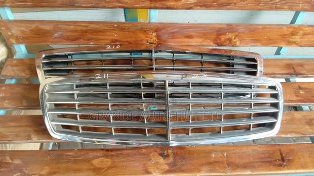 Mercedes W210/W211 Grill - main view
