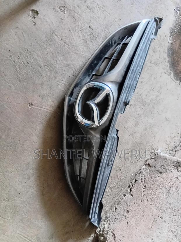 Mazda Atenza Grill 2009 - thumbnail 2