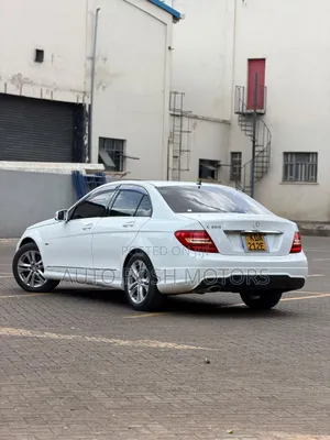 Mercedes-Benz C200 2013 White