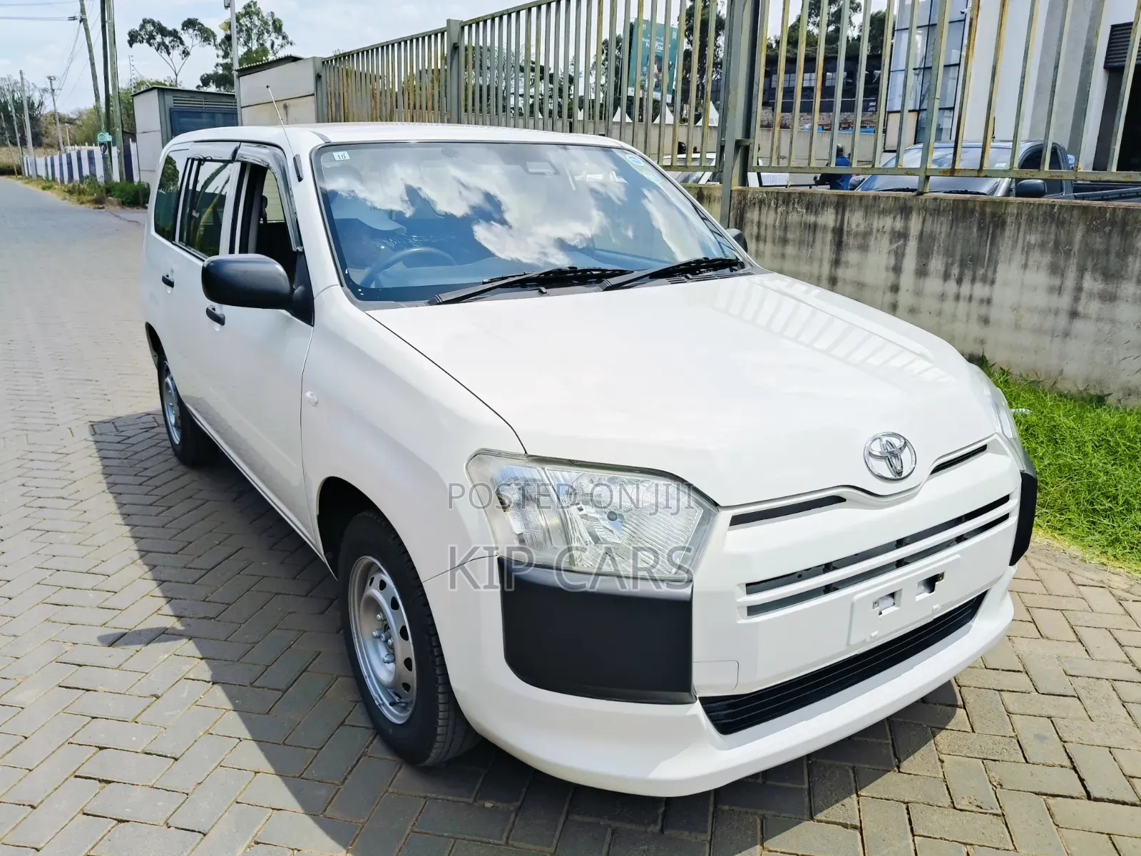 Toyota Probox 1.5 DX 4WD 2019 White