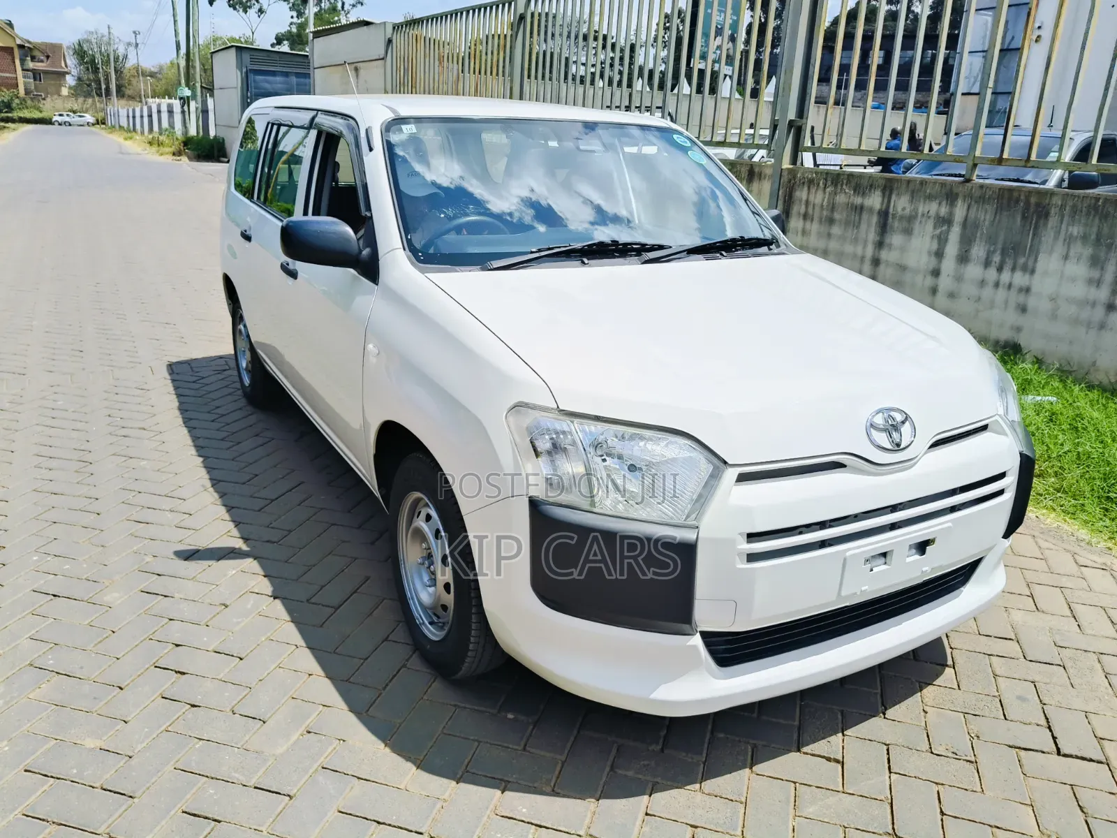 Toyota Probox 1.5 DX 4WD 2019 White