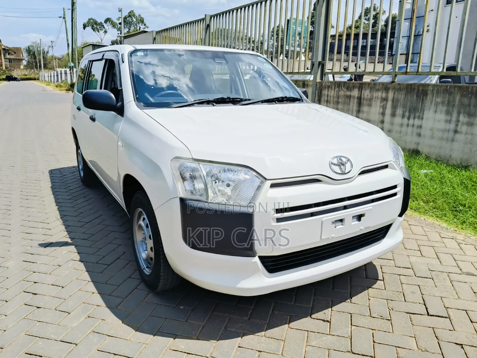 Toyota Probox 1.5 DX 4WD 2019 White