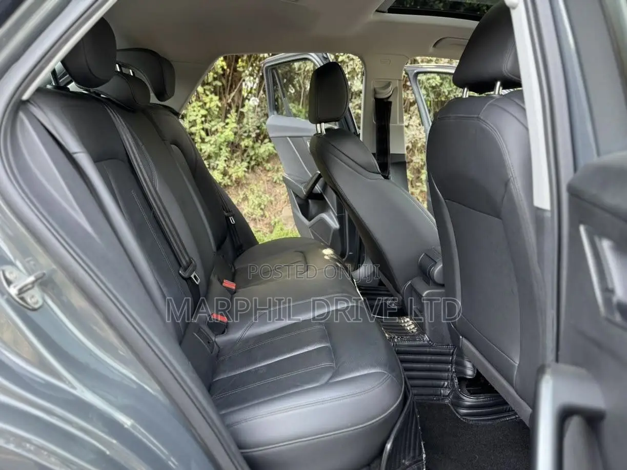 Audi Q2 2019 Gray