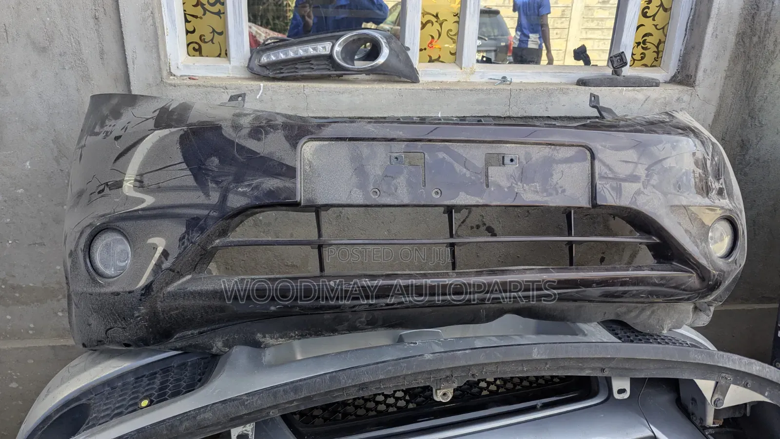 Nissan Note E12 Front Bumper With Foglights