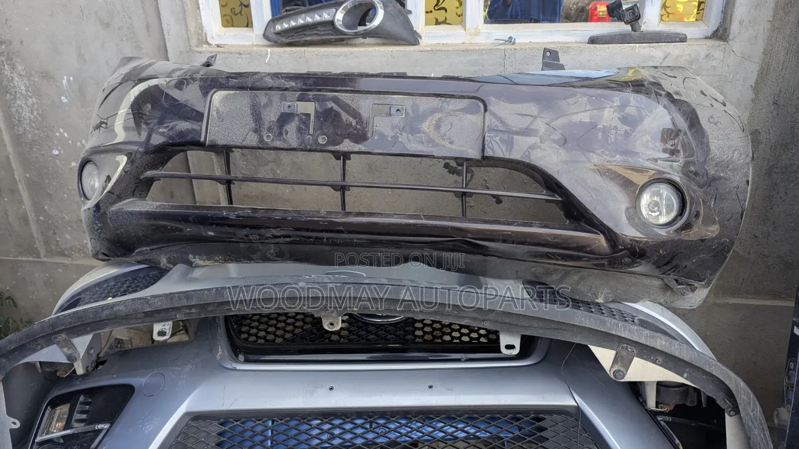 Nissan Note E12 Front Bumper With Foglights