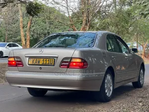 Mercedes-Benz 220E 1999