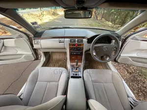 Mercedes-Benz 220E 1999