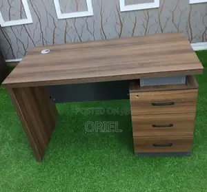 High-Quality 1400mm Executive Office Desk.