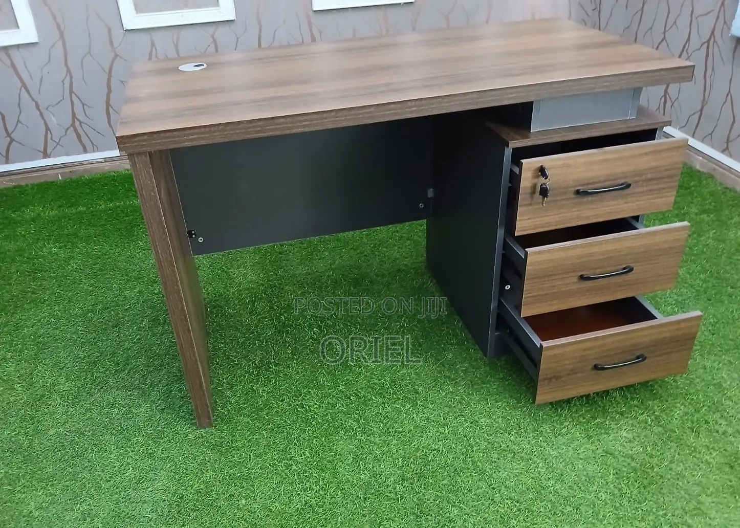 High-Quality 1400mm Executive Office Desk.