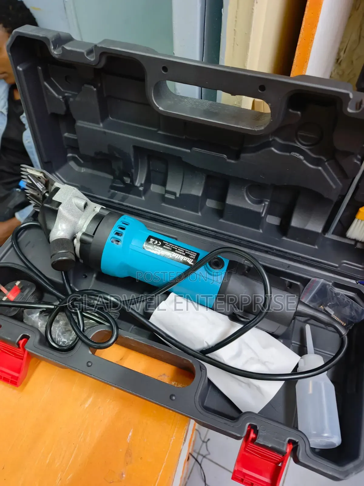 Electric Corded Makita Sheep Sheer Machine