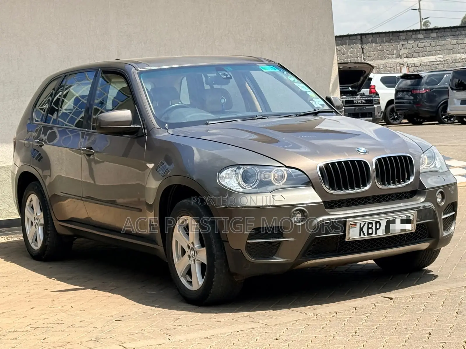 BMW X5 M 2010 Gold