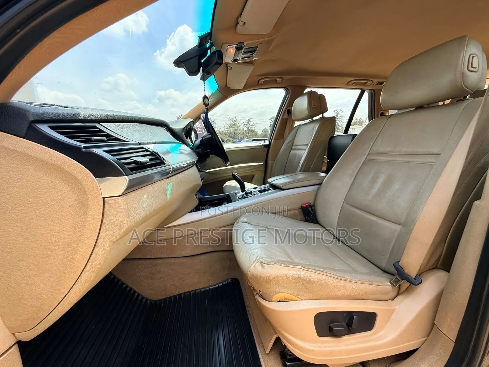 BMW X5 M 2010 Gold
