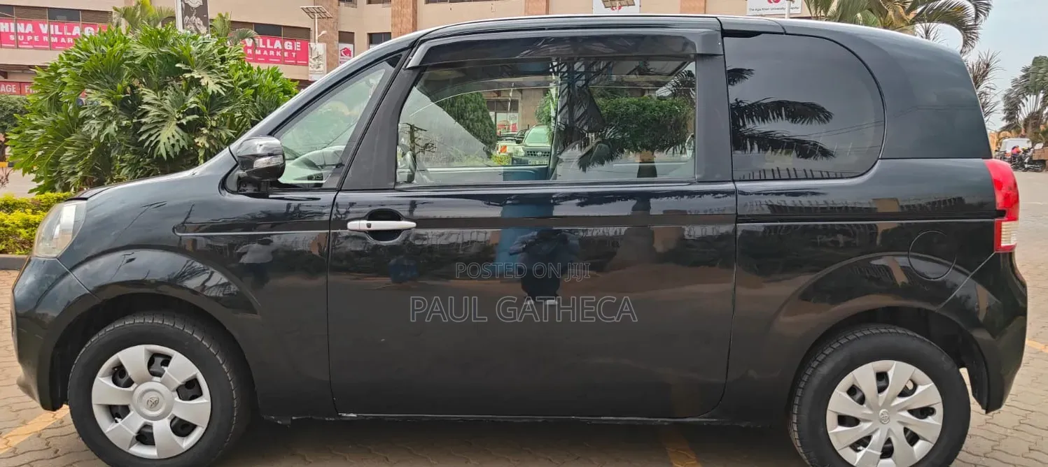 Toyota Porte 2015 Black