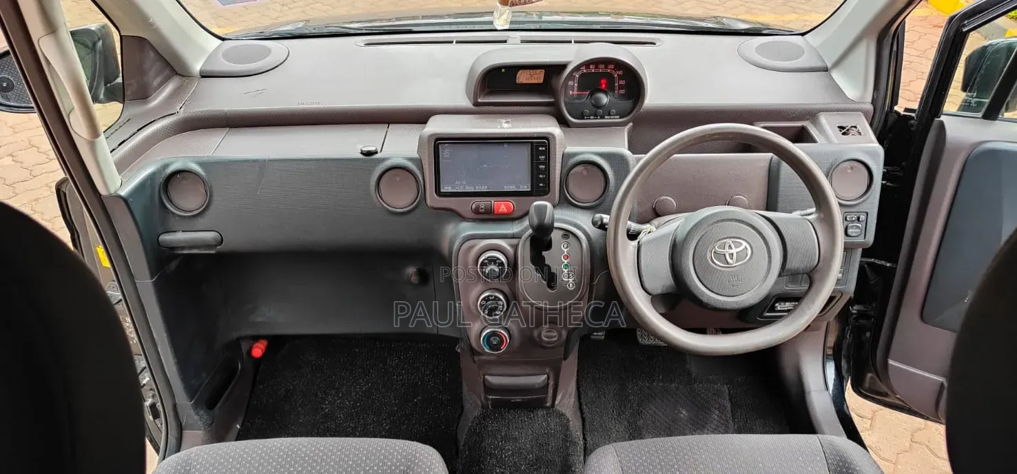 Toyota Porte 2015 Black