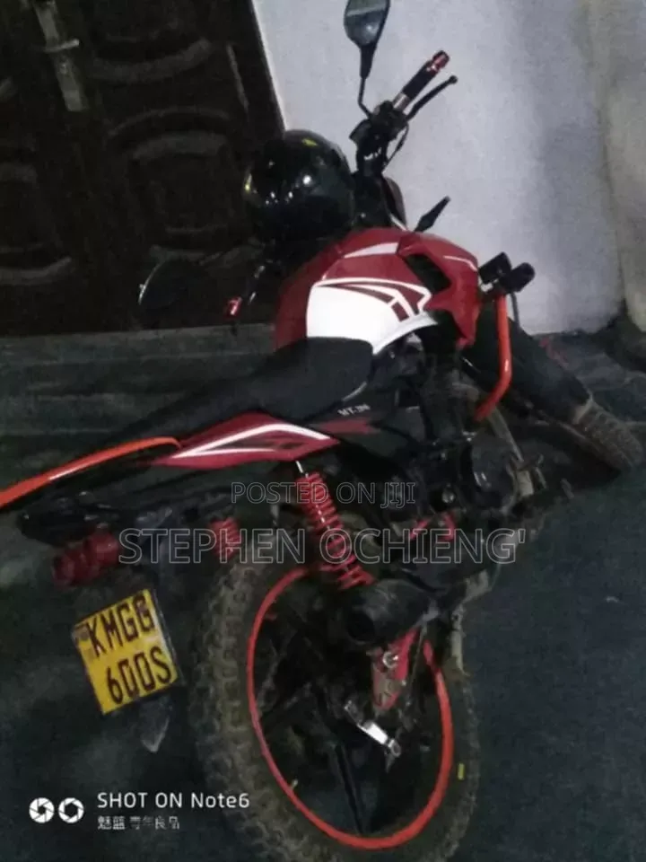 MTR MTR CB200 2023 Red