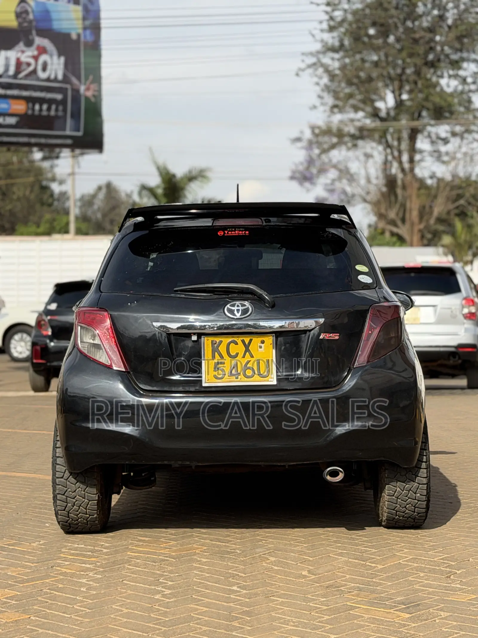 Toyota Vitz 2012 Black