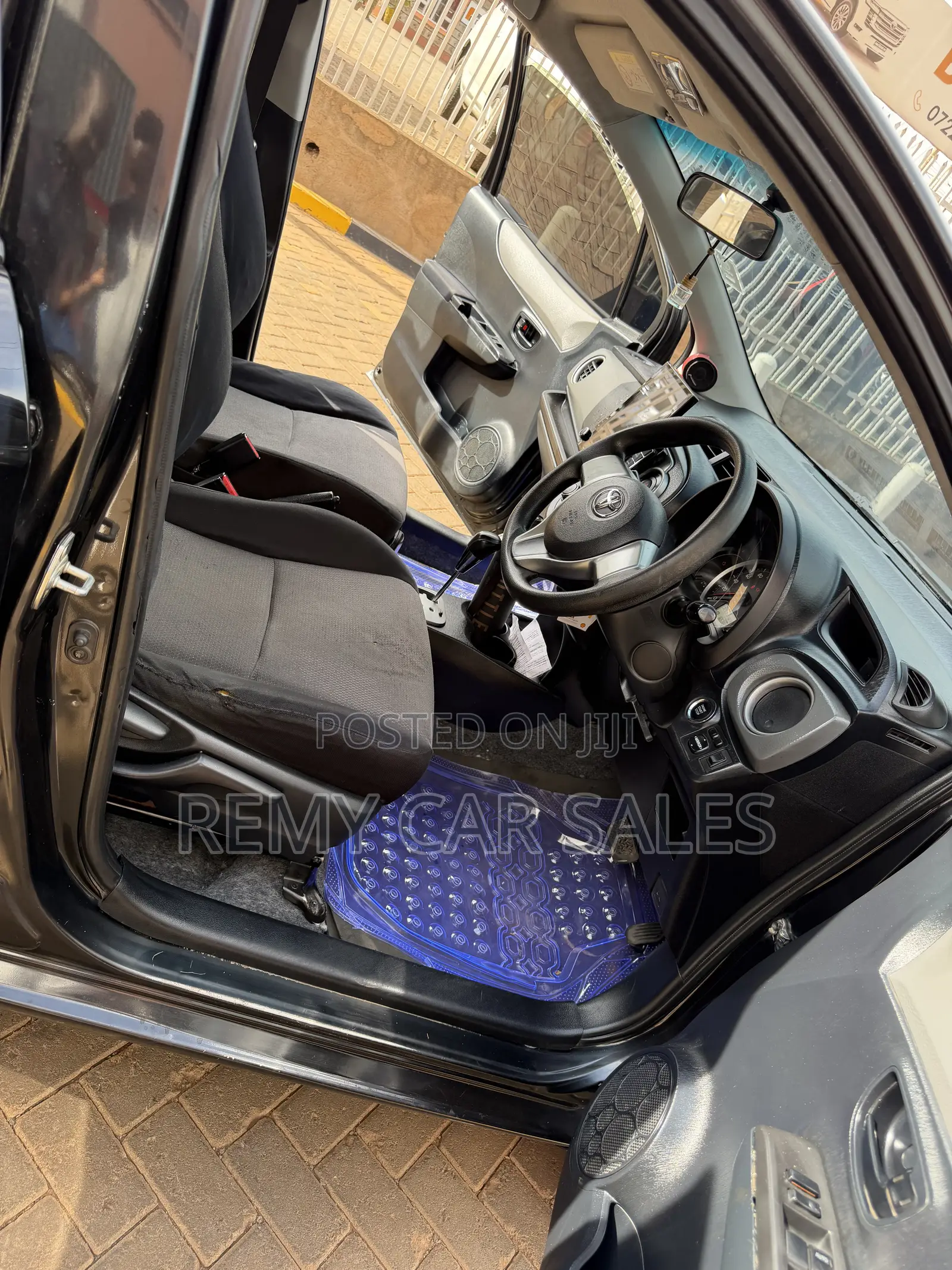 Toyota Vitz 2012 Black