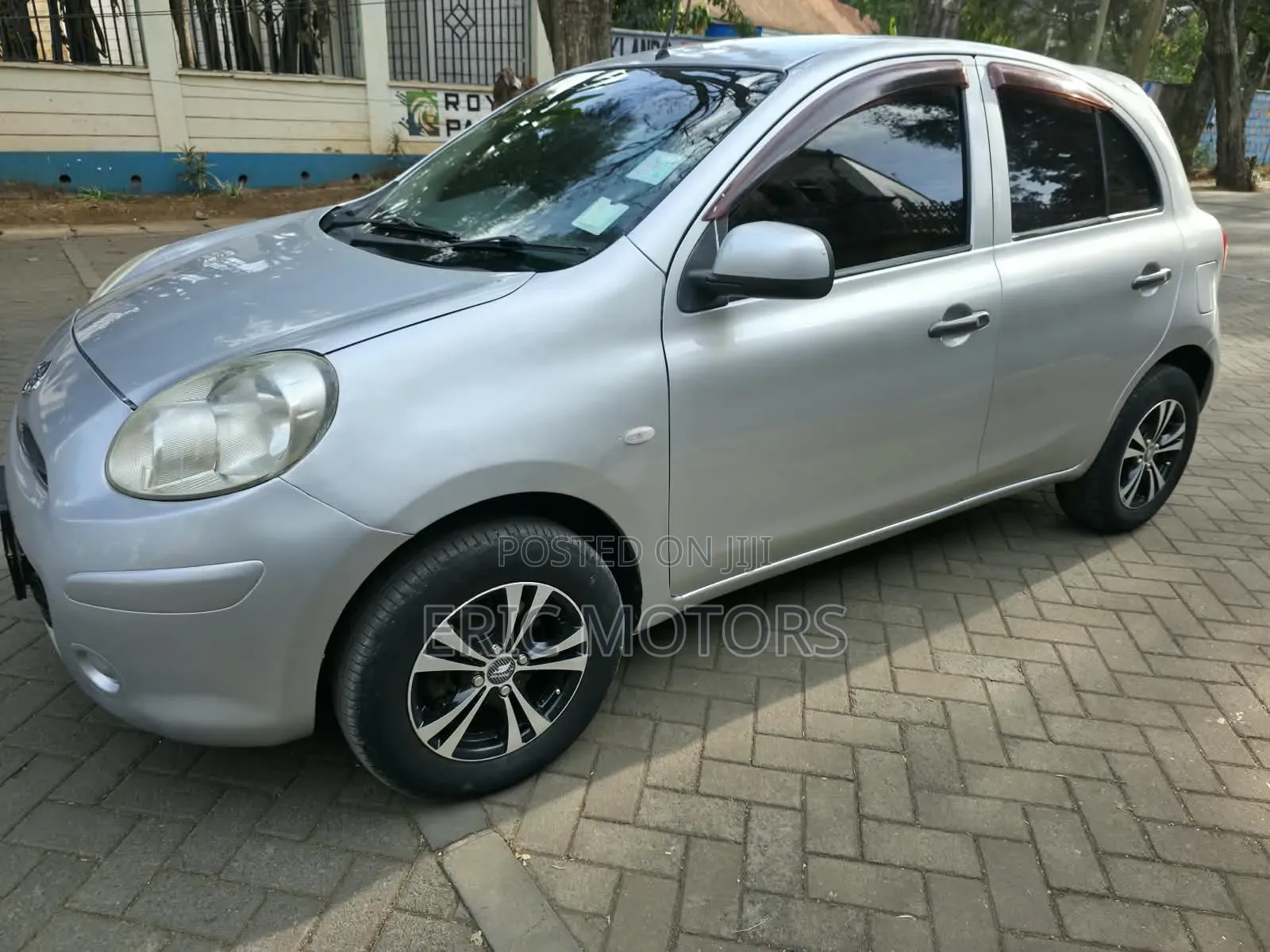 Nissan March 2012 Silver