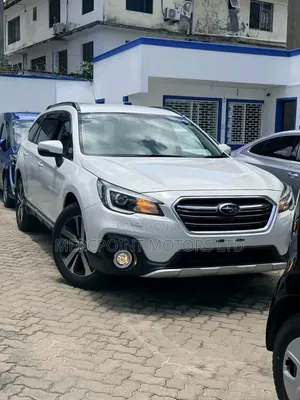 Subaru Outback Base AWD 2020 White