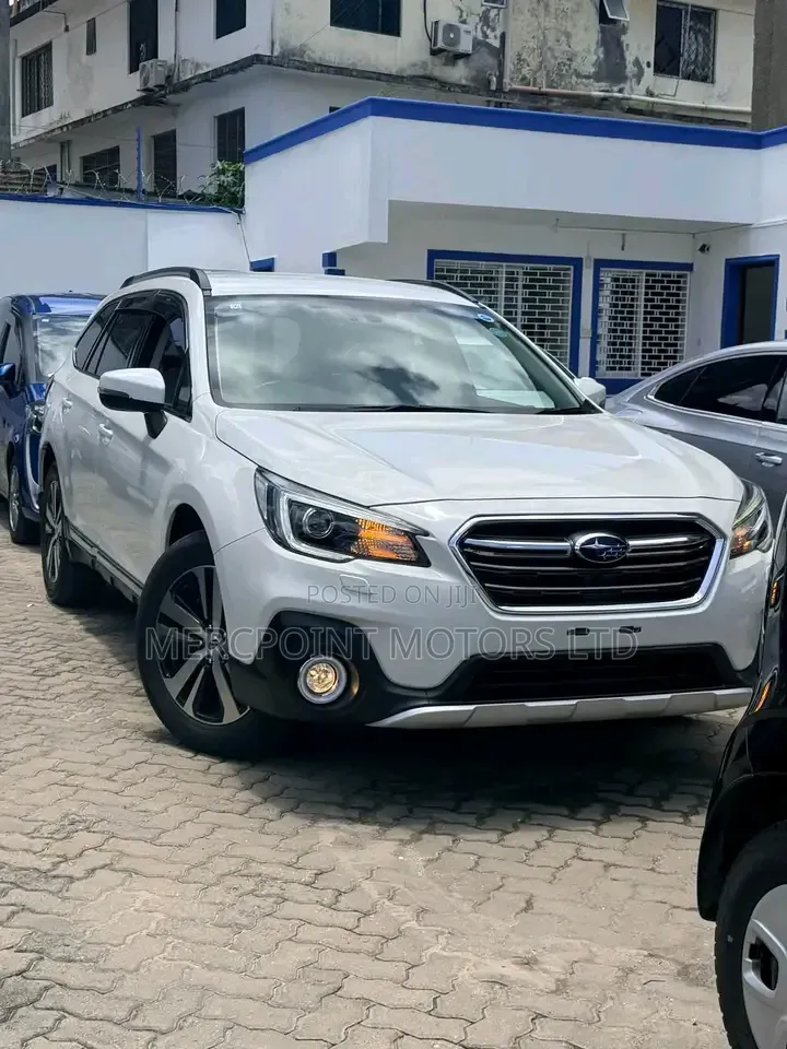 Subaru Outback Base AWD 2020 White