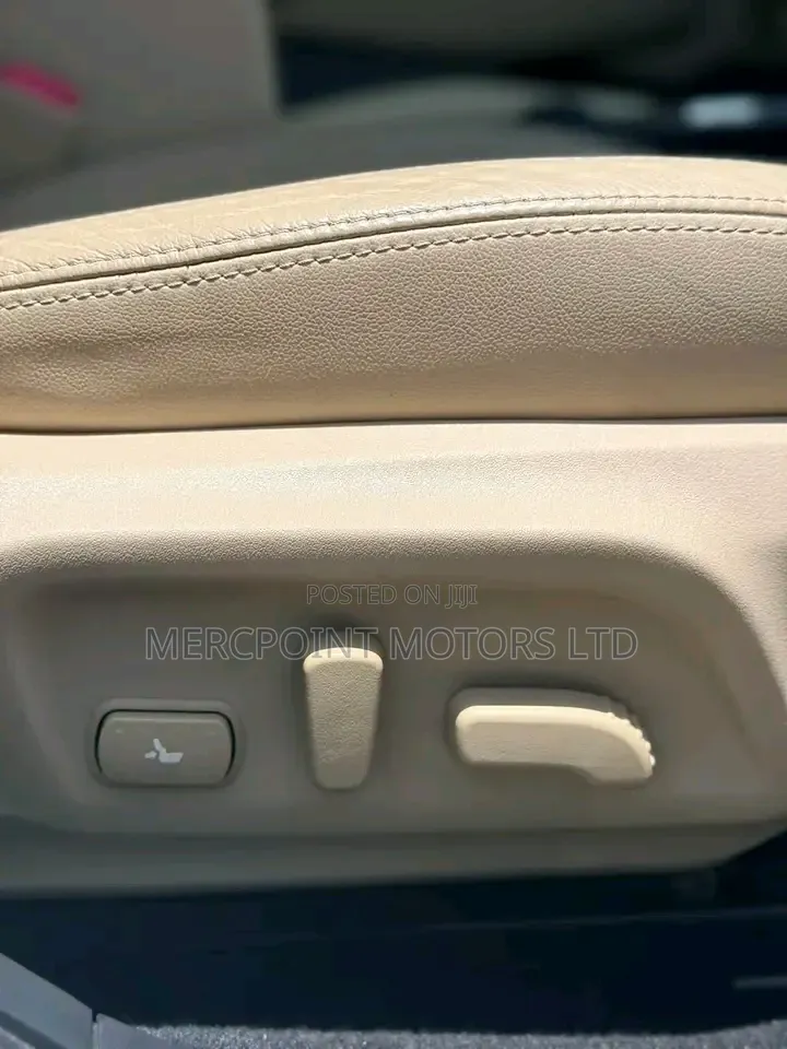 Subaru Outback Base AWD 2020 White