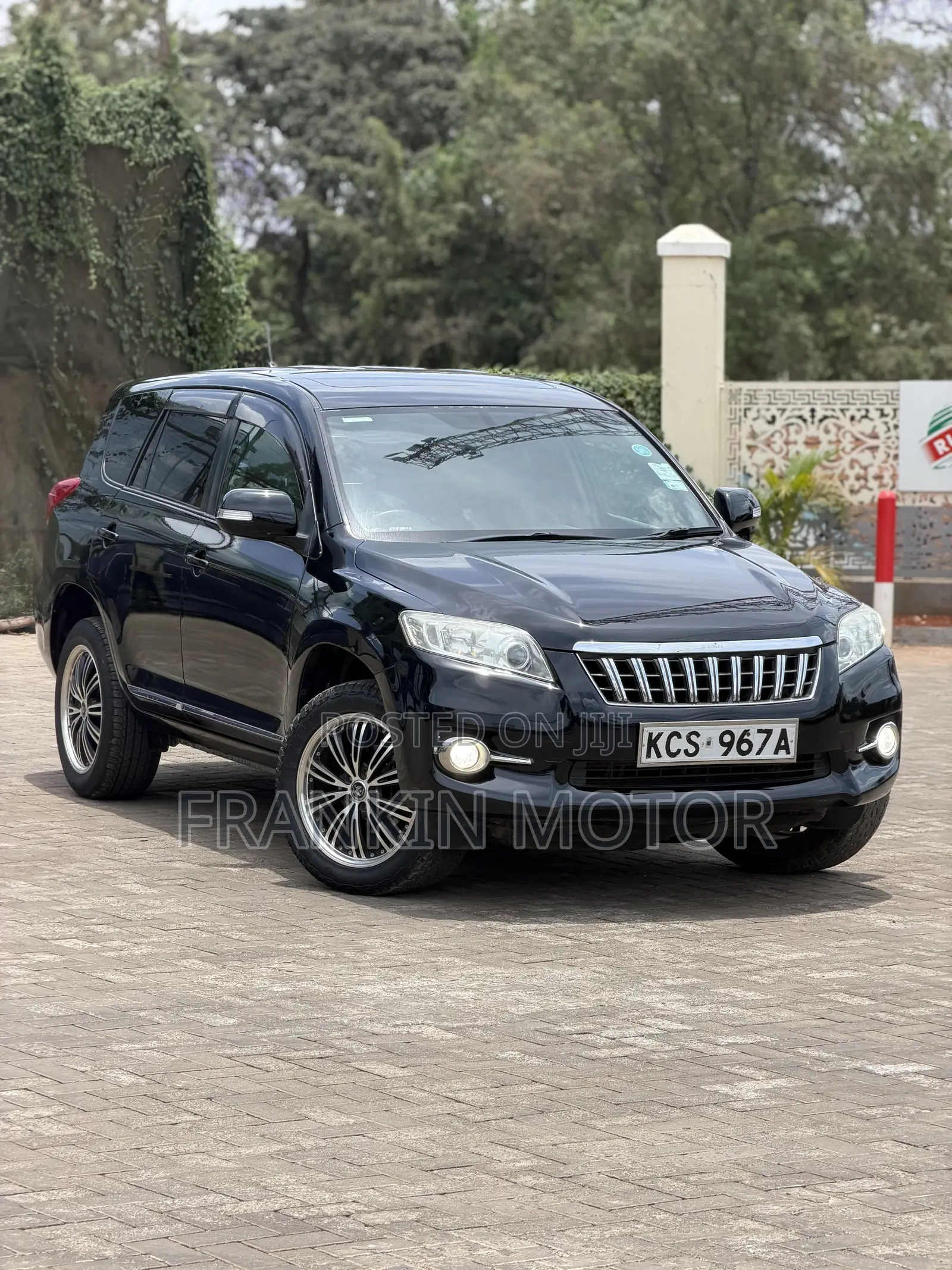 Toyota Vanguard 2012 Black