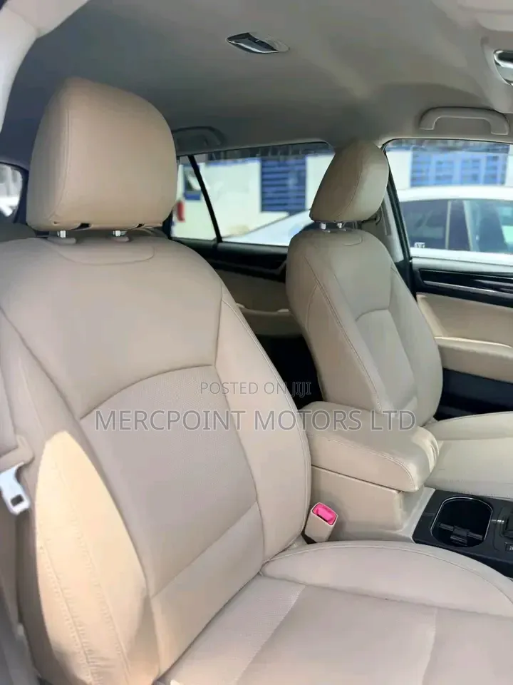 Subaru Outback Base AWD 2020 White