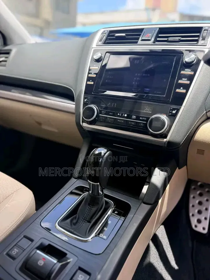 Subaru Outback Base AWD 2020 White