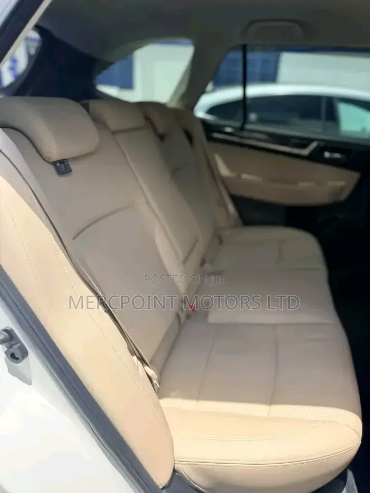 Subaru Outback Base AWD 2020 White