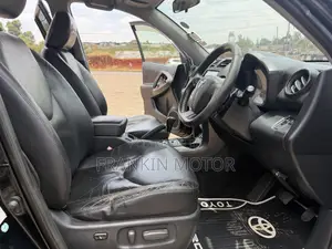 Toyota Vanguard 2012 Black