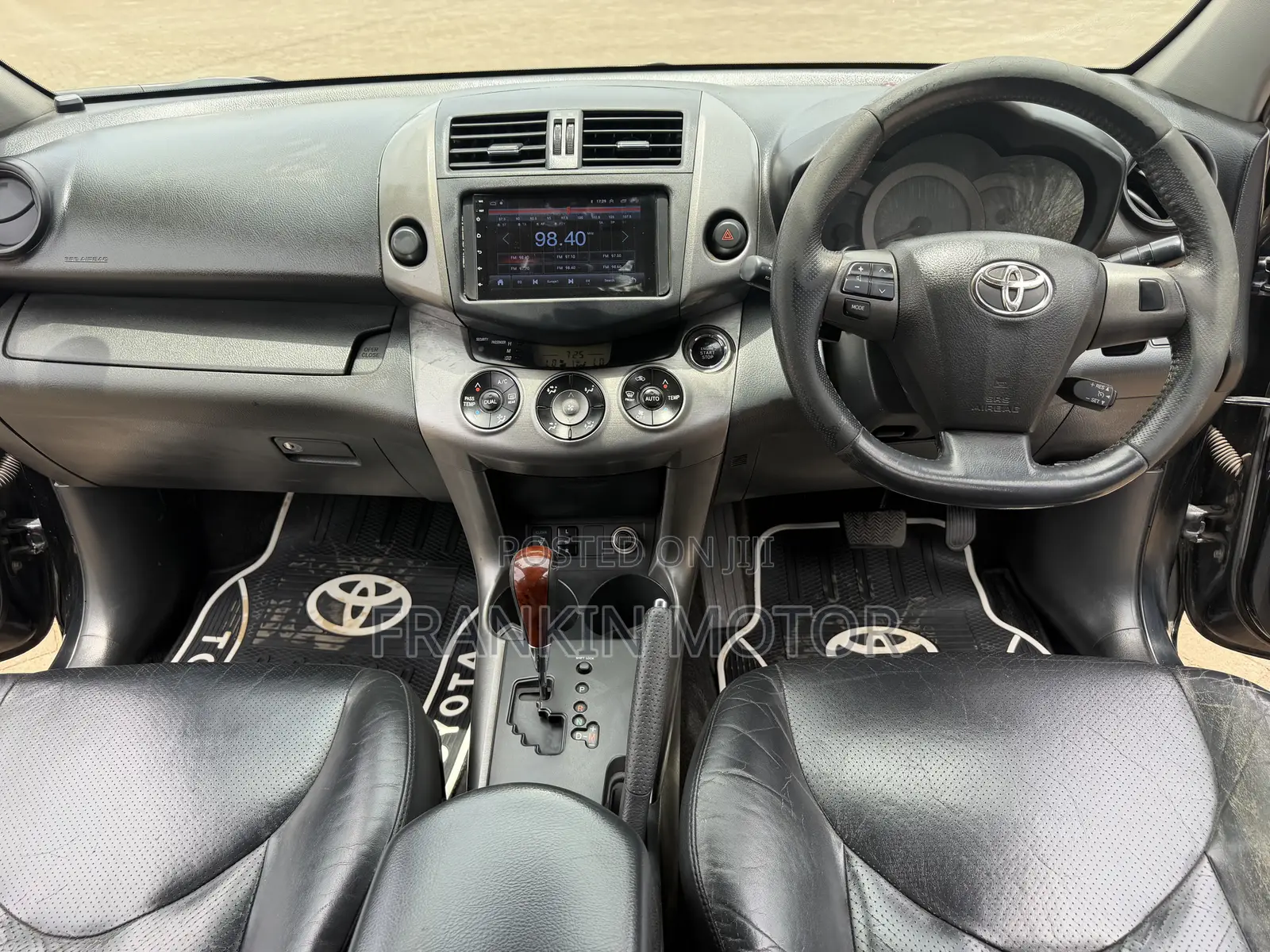 Toyota Vanguard 2012 Black